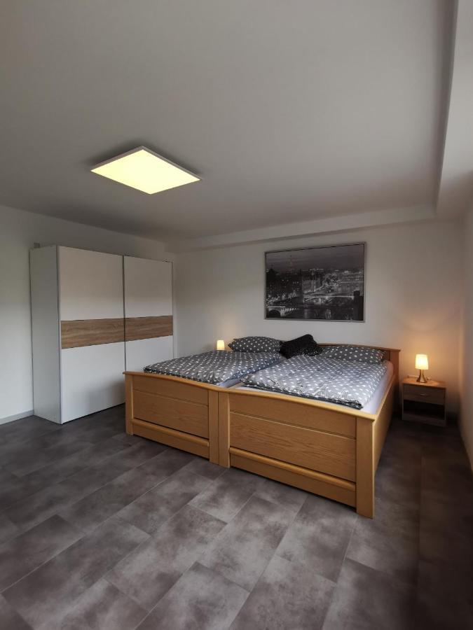 Moderne Wohnung Mit Terrasse Und Eigenem Zugang. Remscheid Kültér fotó